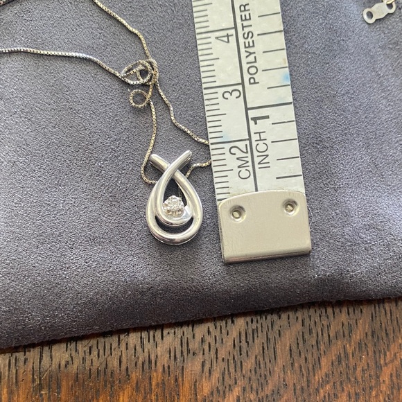 10kt White Gold Diamond Pendant Necklace Kay Jewelers - Picture 4 of 7